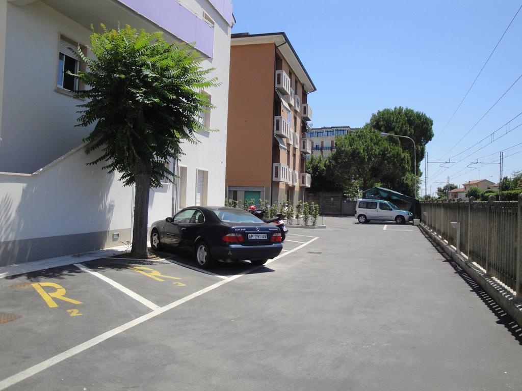 סניגליה Residence La Nave מראה חיצוני תמונה