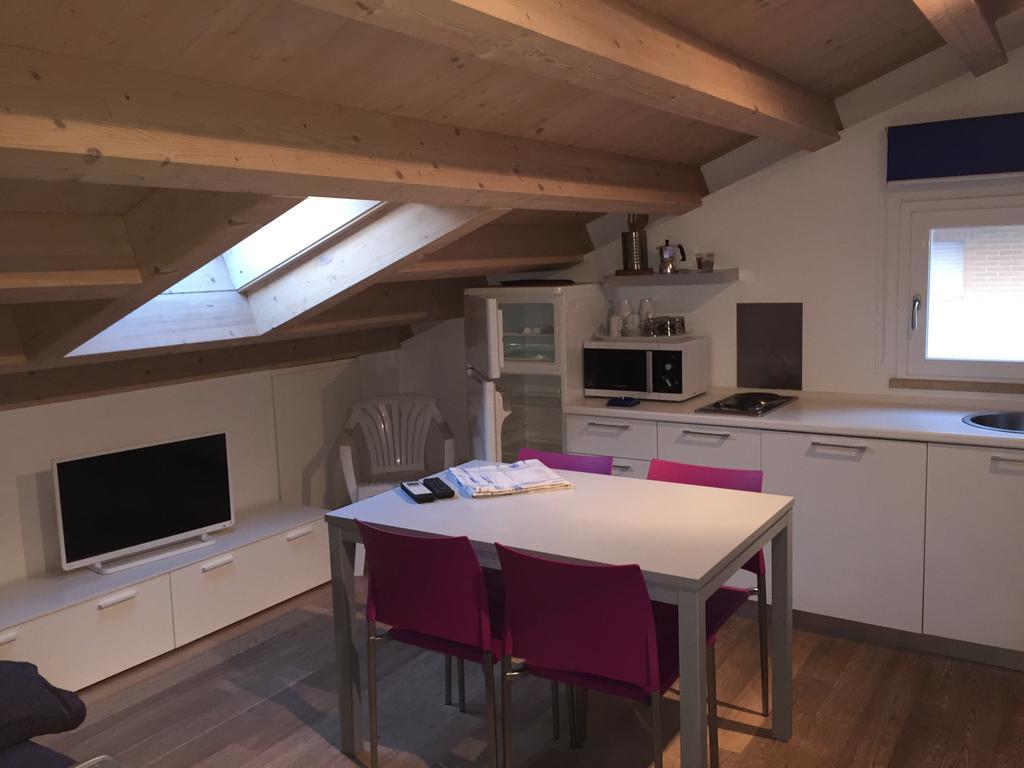 סניגליה Residence La Nave מראה חיצוני תמונה