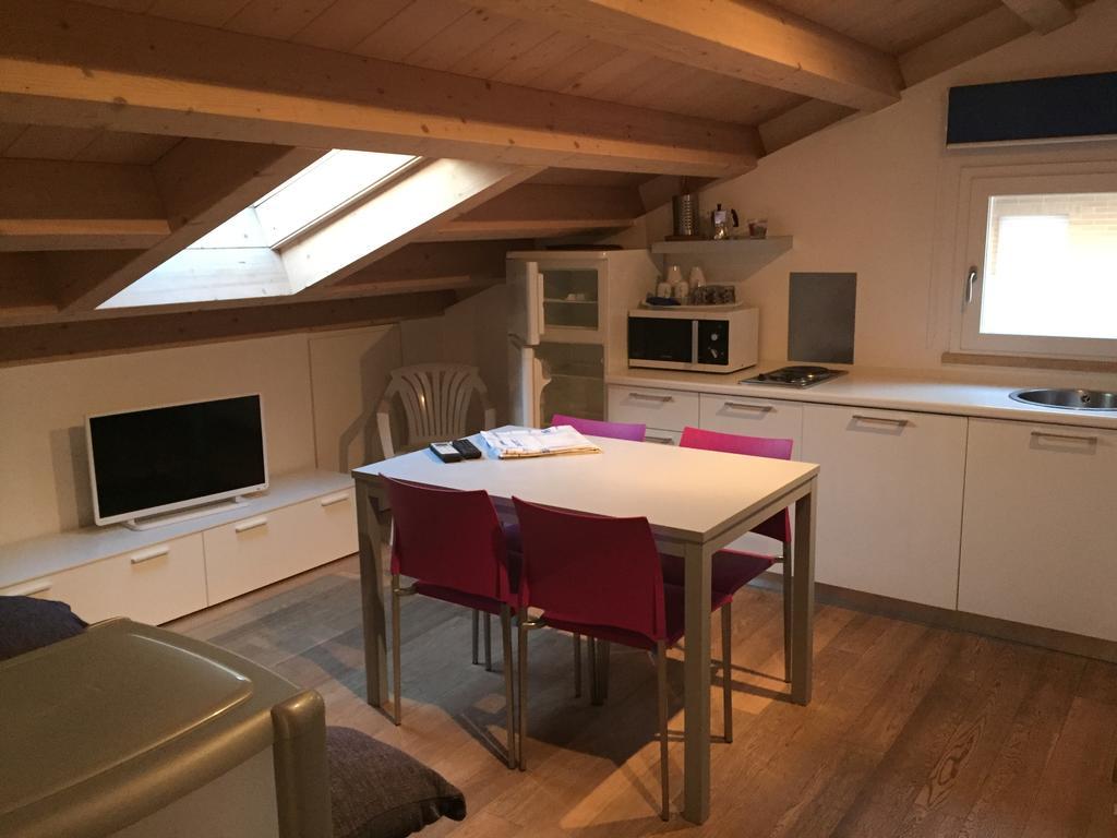 סניגליה Residence La Nave מראה חיצוני תמונה