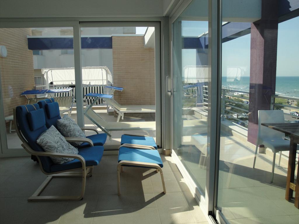 סניגליה Residence La Nave מראה חיצוני תמונה