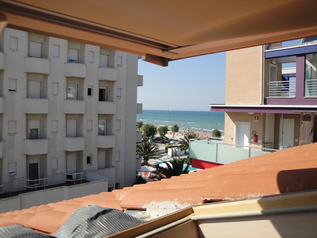 סניגליה Residence La Nave מראה חיצוני תמונה