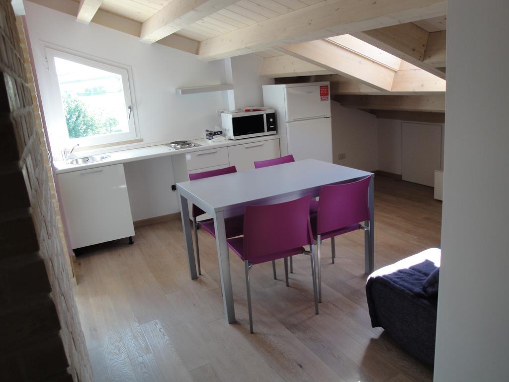 סניגליה Residence La Nave מראה חיצוני תמונה