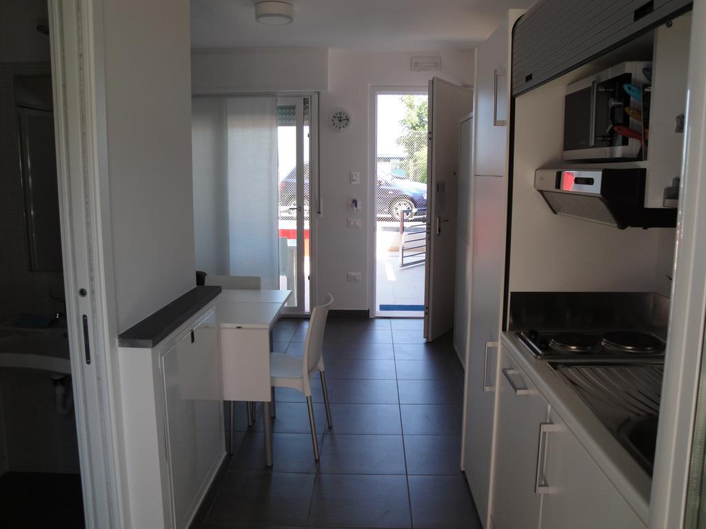 סניגליה Residence La Nave מראה חיצוני תמונה