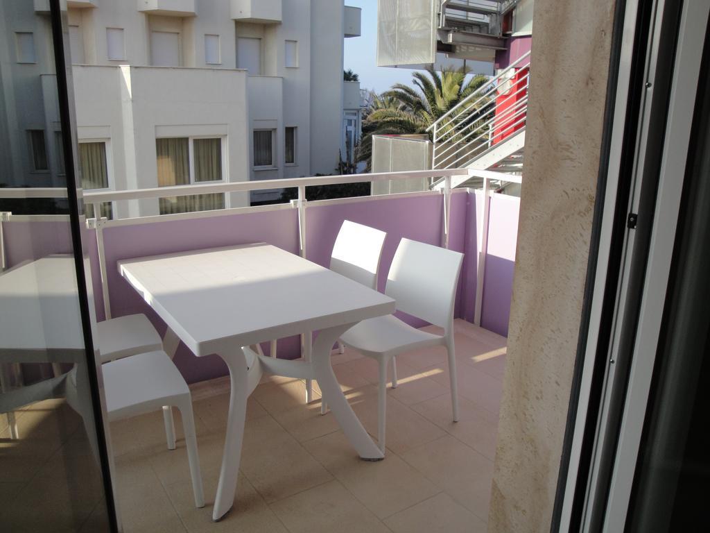 סניגליה Residence La Nave מראה חיצוני תמונה