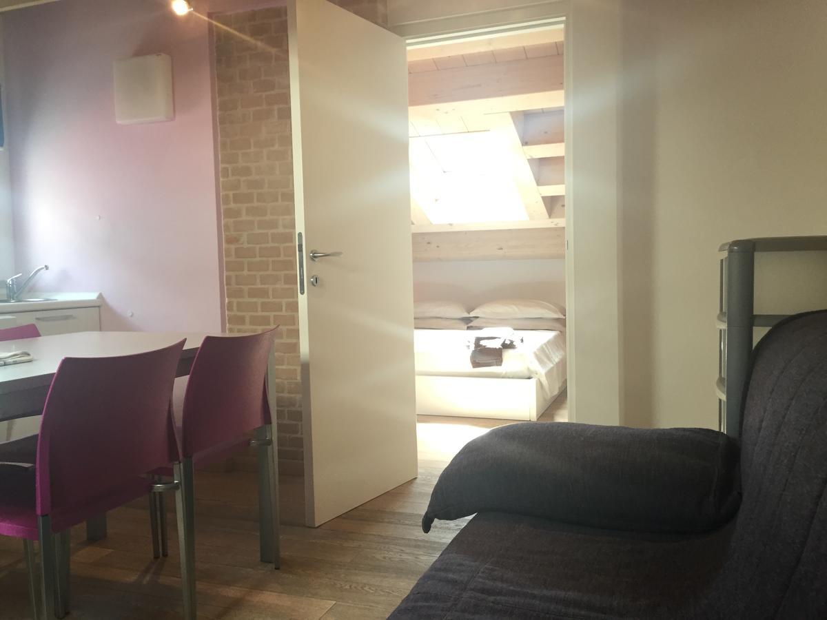 סניגליה Residence La Nave מראה חיצוני תמונה